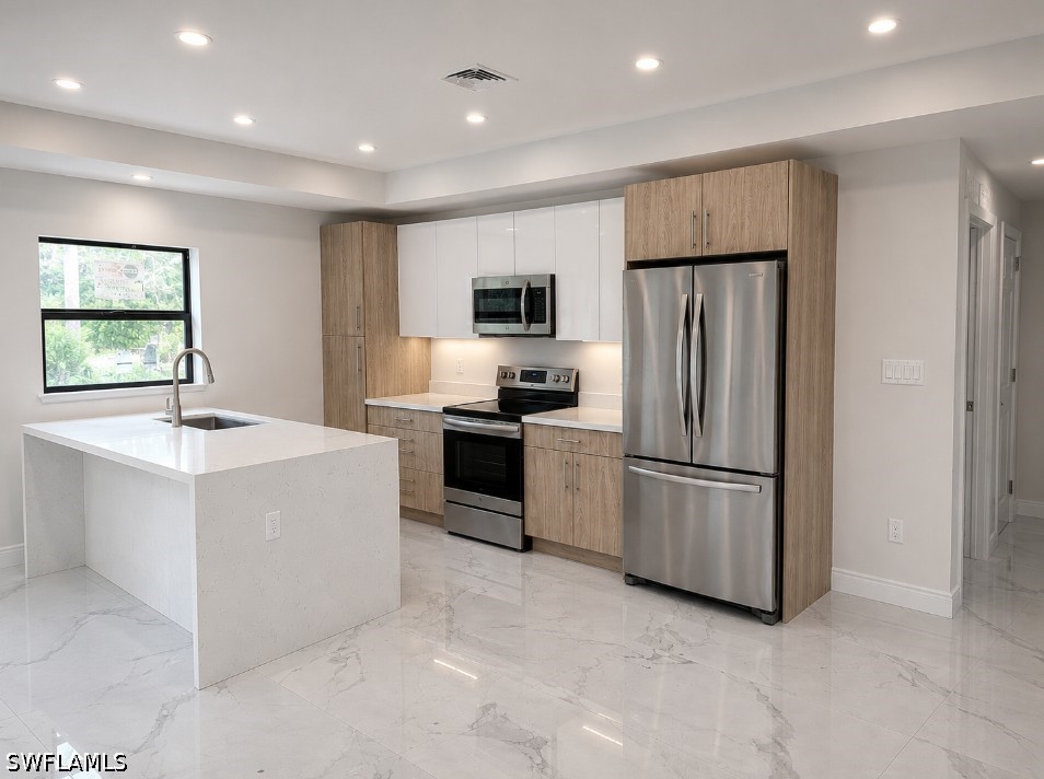 3 Bed SingleFamilyResidence for Sale in Lehigh Acres, photo 3