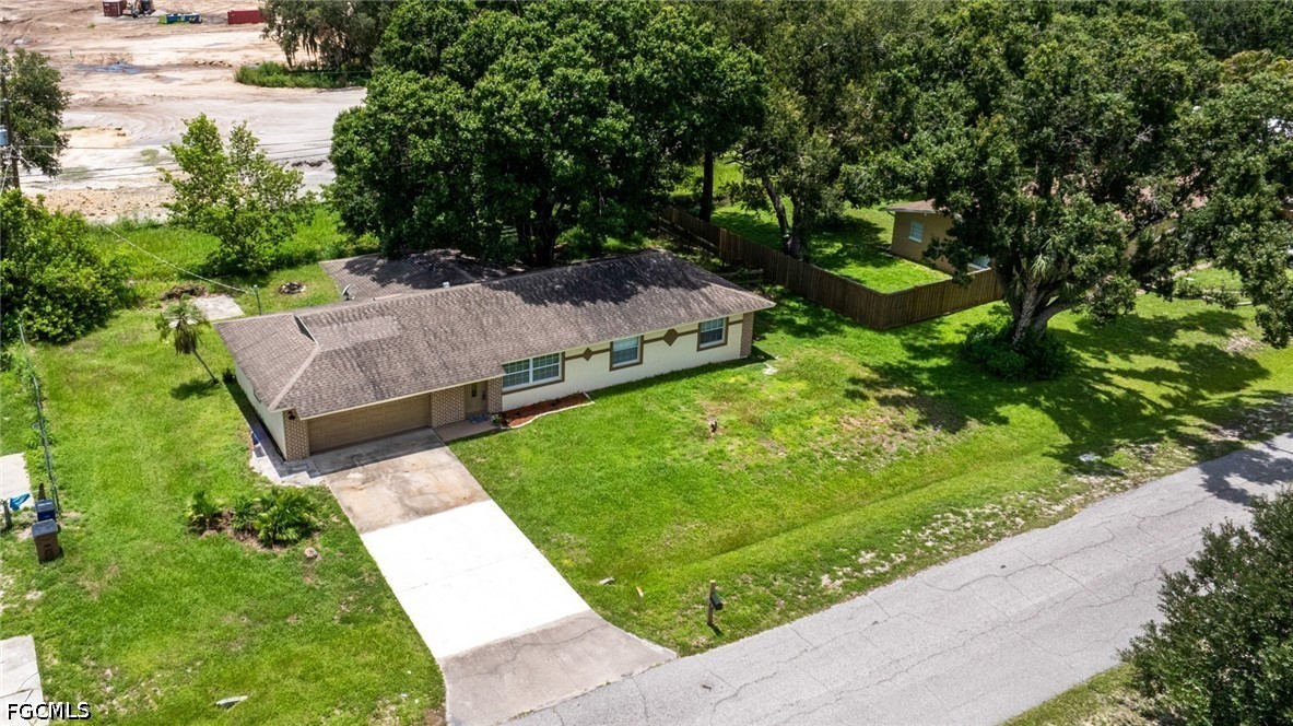 3 Bed SingleFamilyResidence for Sale in Fort Myers, photo 3