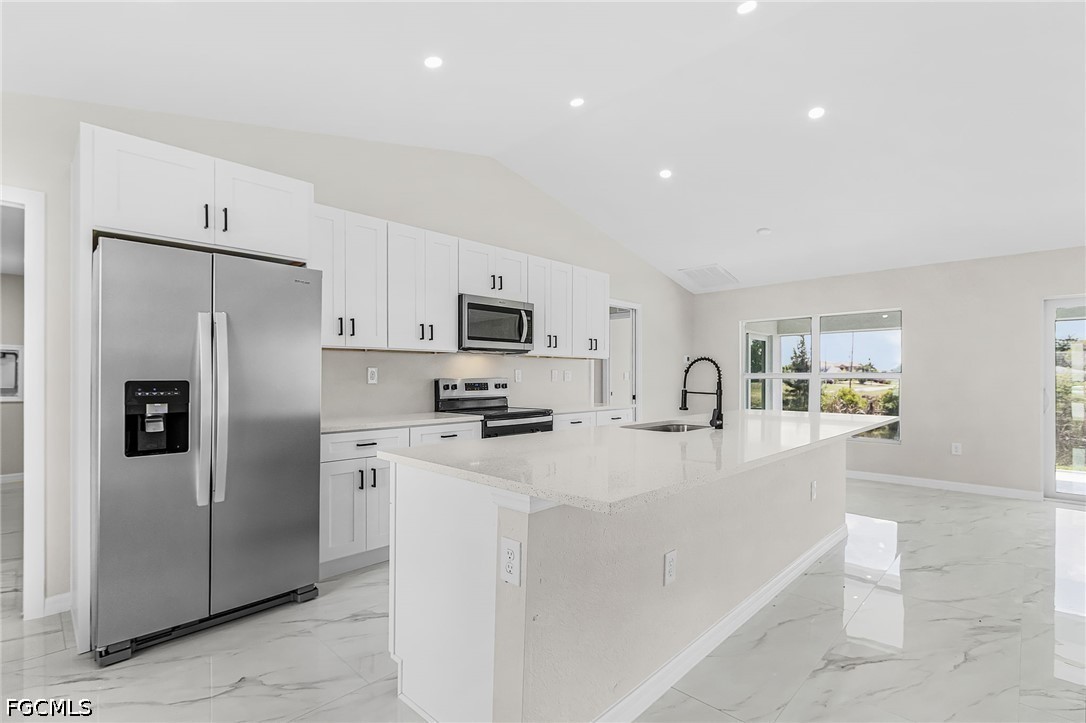 4 Bed Waterfront Home for Sale in Cape Coral, photo 3