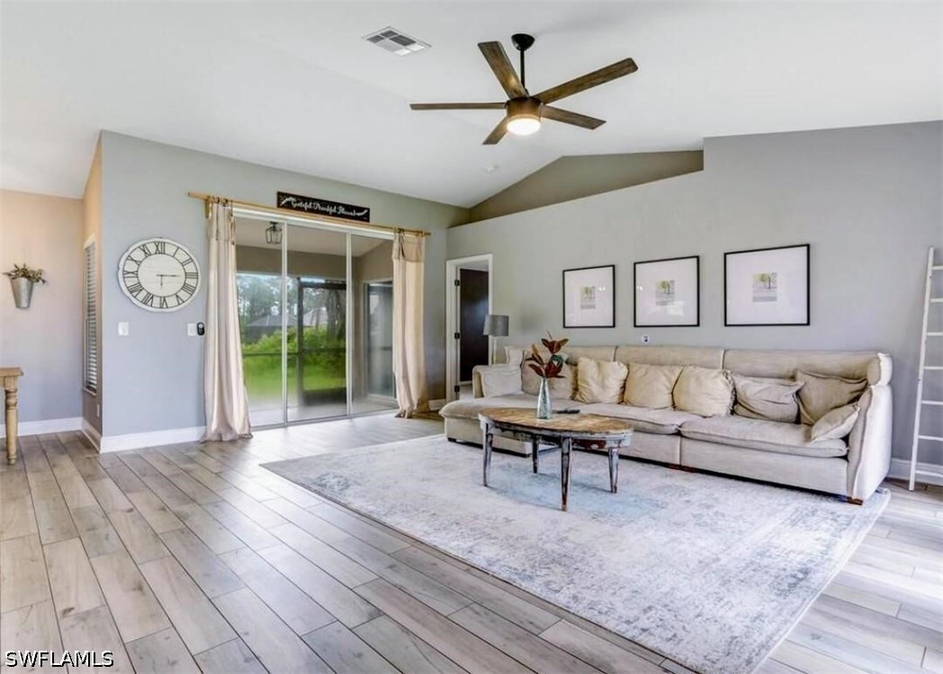 3 Bed SingleFamilyResidence for Sale in Caloosa Trace, photo 3