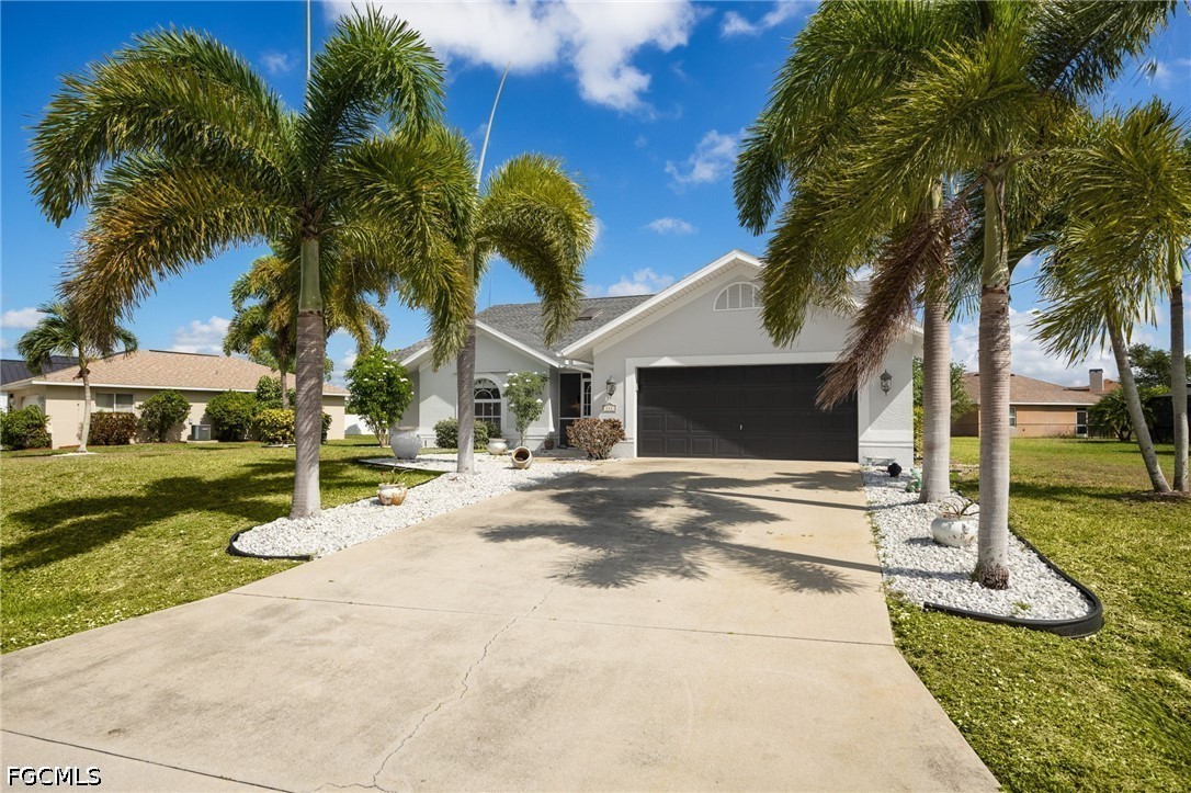 3 Bed SingleFamilyResidence for Sale in Cape Coral, photo 3