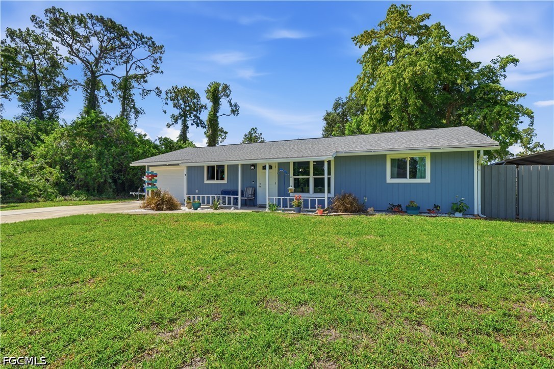 3 Bed SingleFamilyResidence for Sale in Lehigh Acres, FL — photo 3