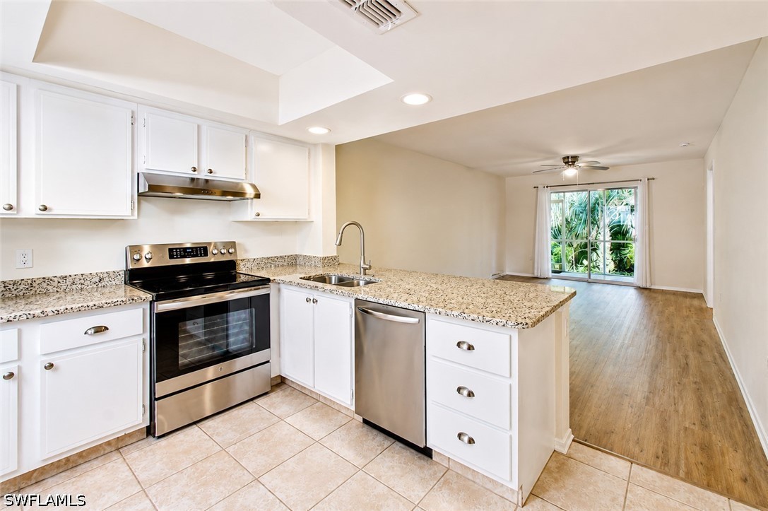 2 Bed Condominium for Sale in Naples Trace, FL, $269,000 — photo 3