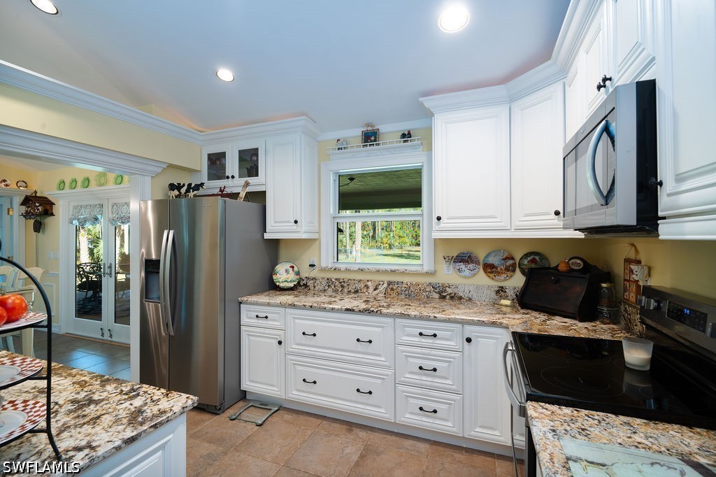 3 Bed SingleFamilyResidence for Sale in Naples, photo 3