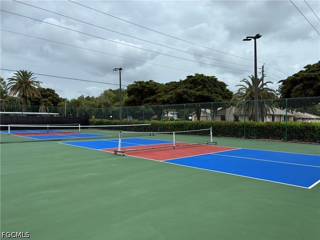 2 Bed Condominium for Sale in Fort Myers, photo 3