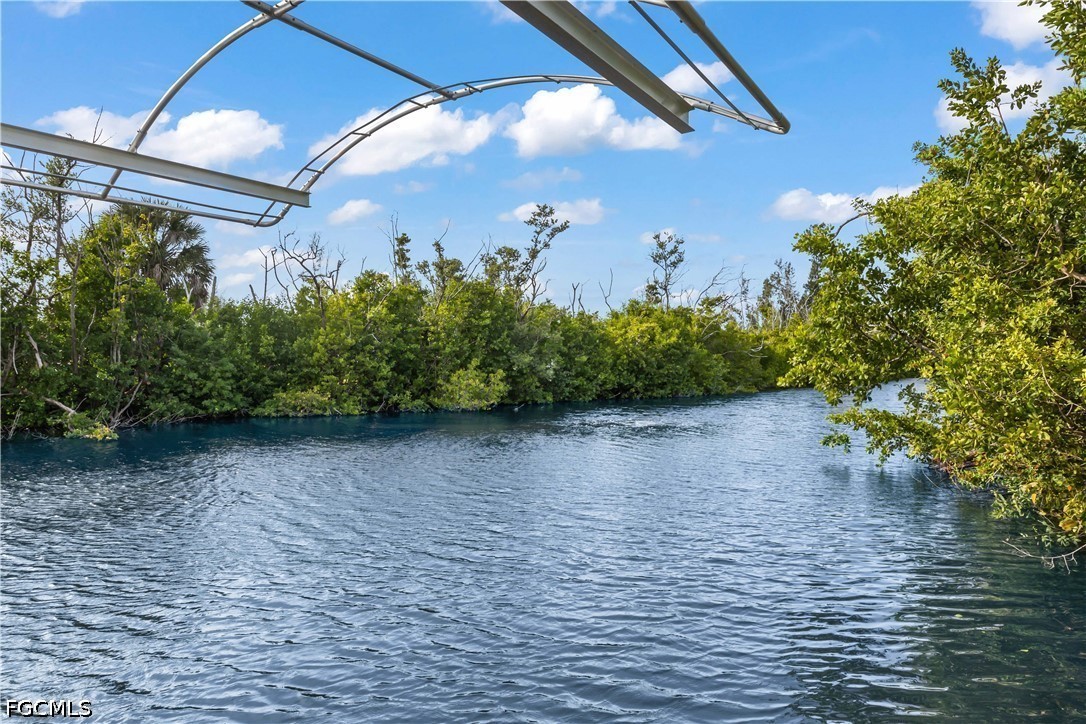 2 Bed Waterfront Home for Sale in Pine Island Cove, photo 3
