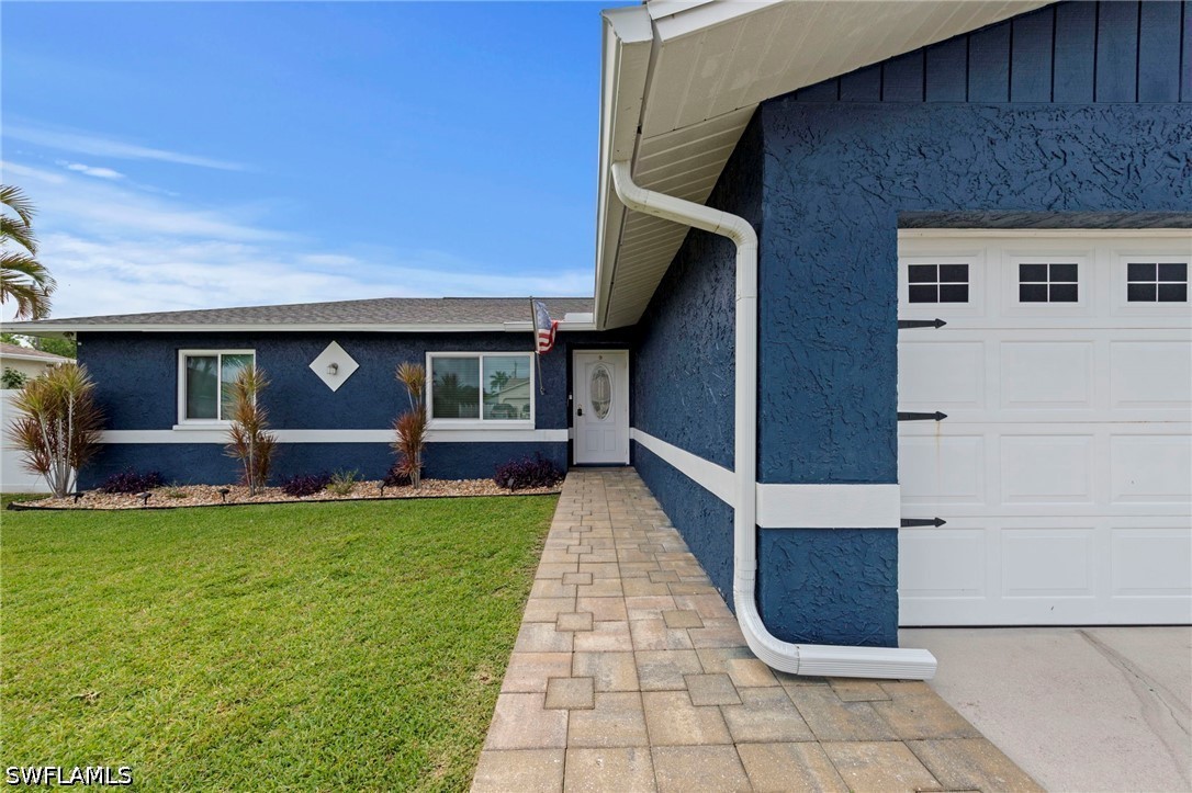3 Bed Pool Home for Sale in Cape Coral, photo 3