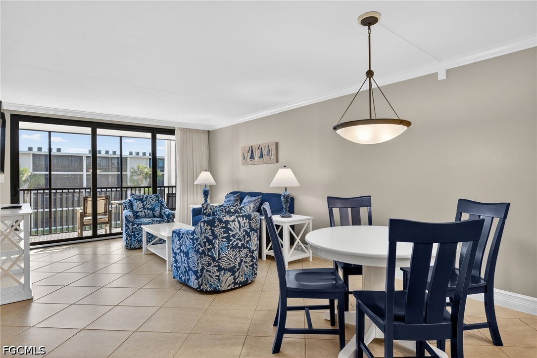 1 Bed Waterfront Home for Sale in Sanibel, photo 3