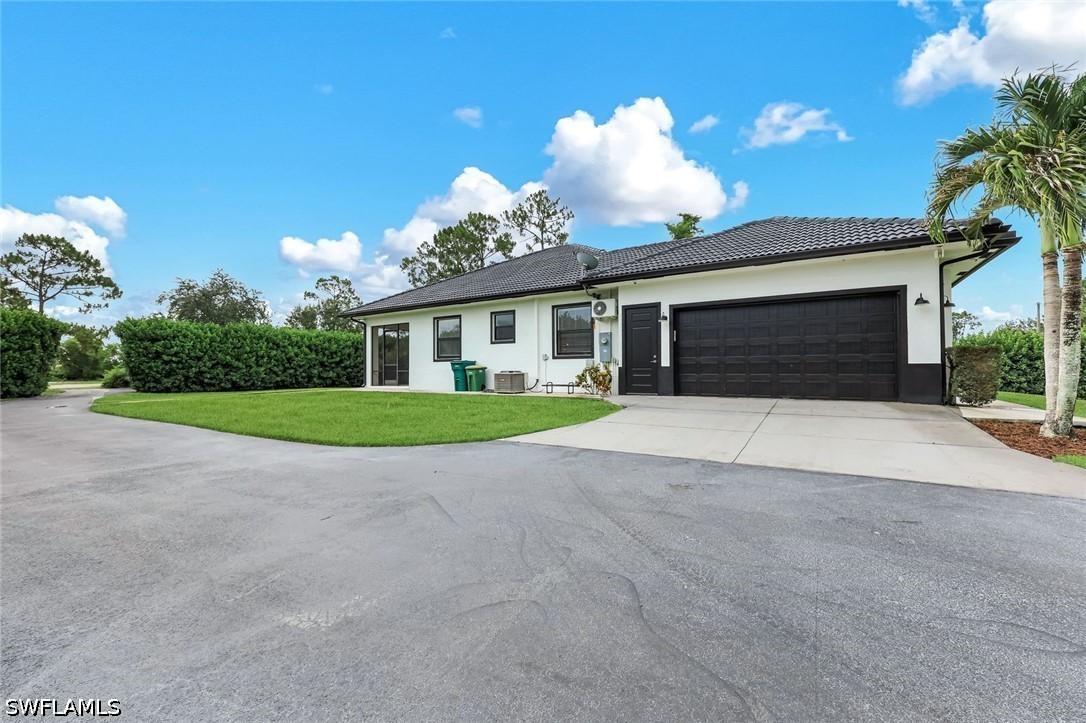 3 Bed SingleFamilyResidence for Sale in Naples, photo 3