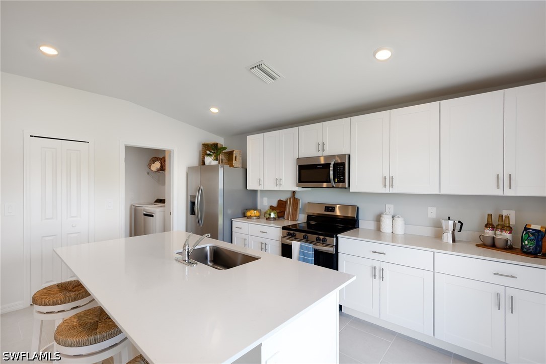 3 Bed SingleFamilyResidence for Sale in Lehigh Acres, photo 3