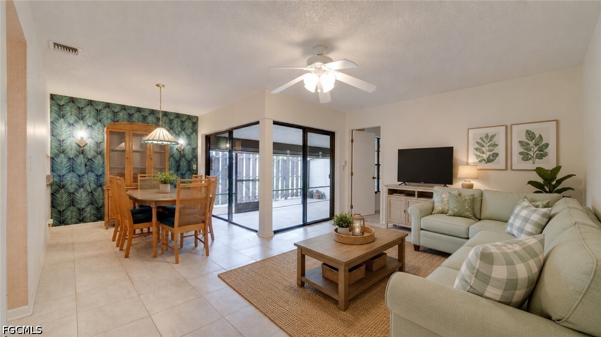 2 Bed Attached for Sale in Cape Coral, photo 3