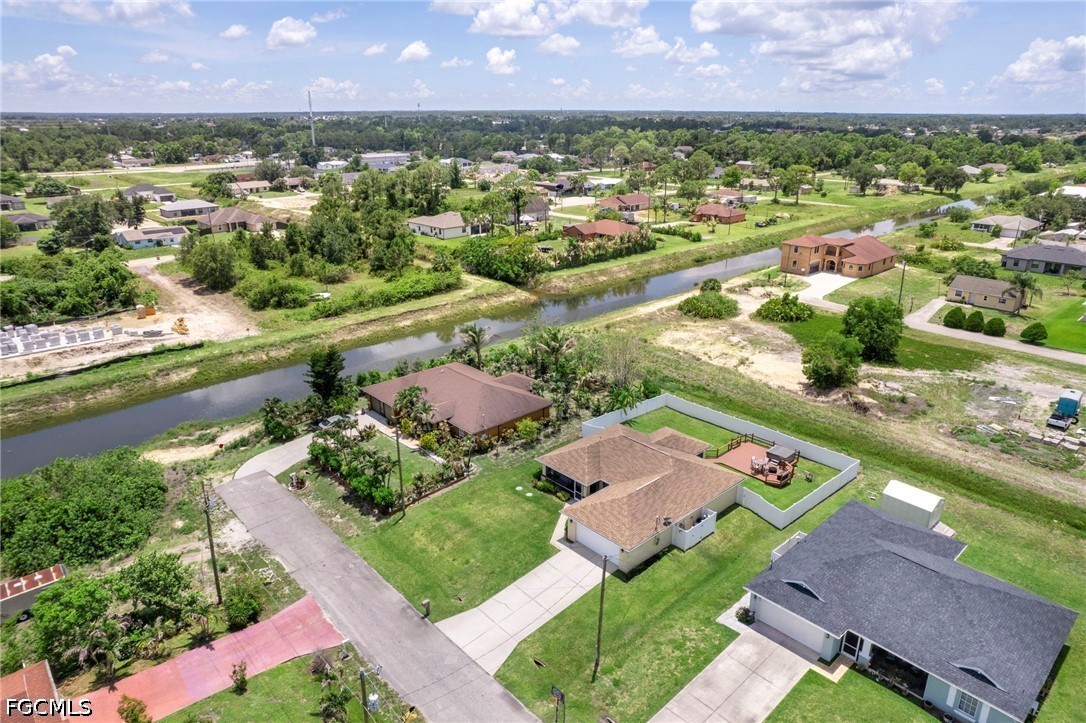 3 Bed Waterfront Home for Sale in Lehigh Acres, photo 3