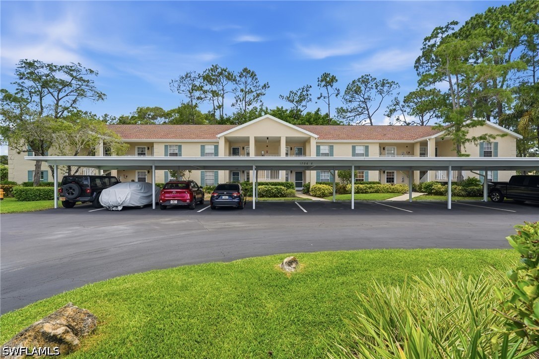 2 Bed Condominium for Sale in Naples, photo 3
