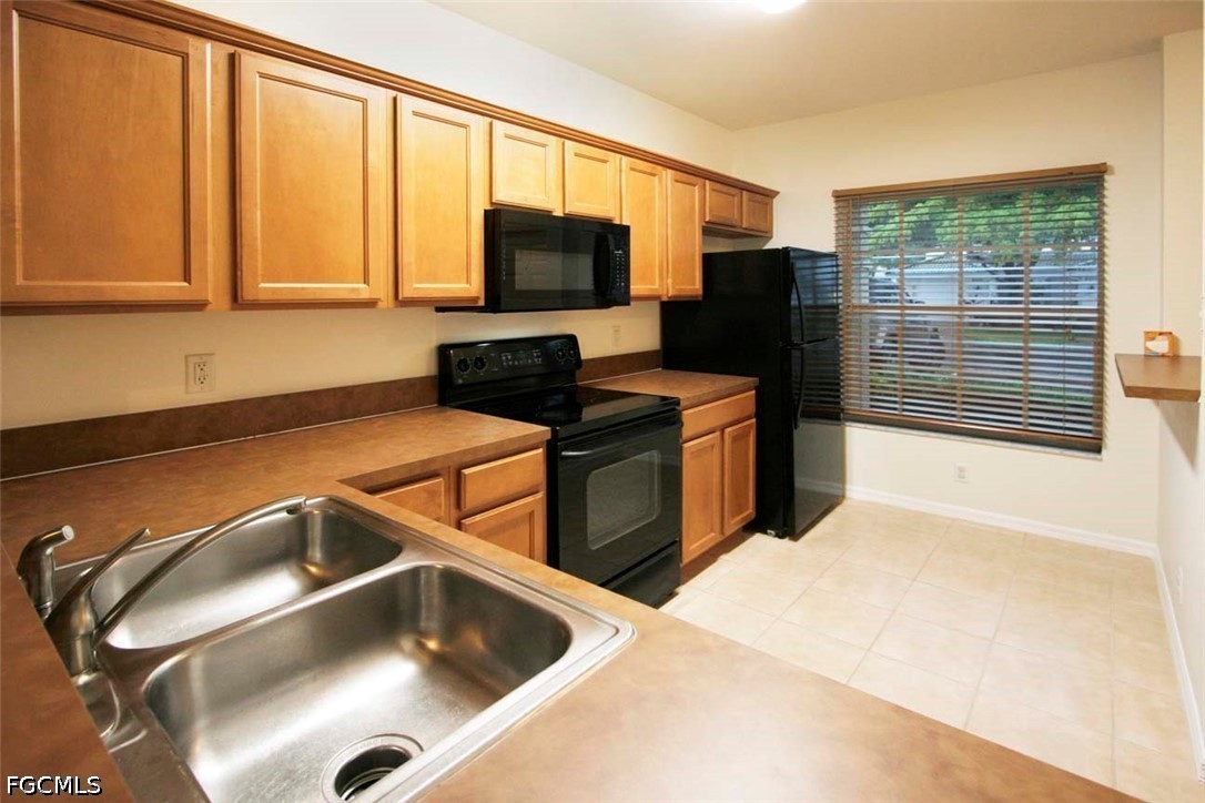 2 Bed Townhouse for Sale in Cypress Landing, photo 3