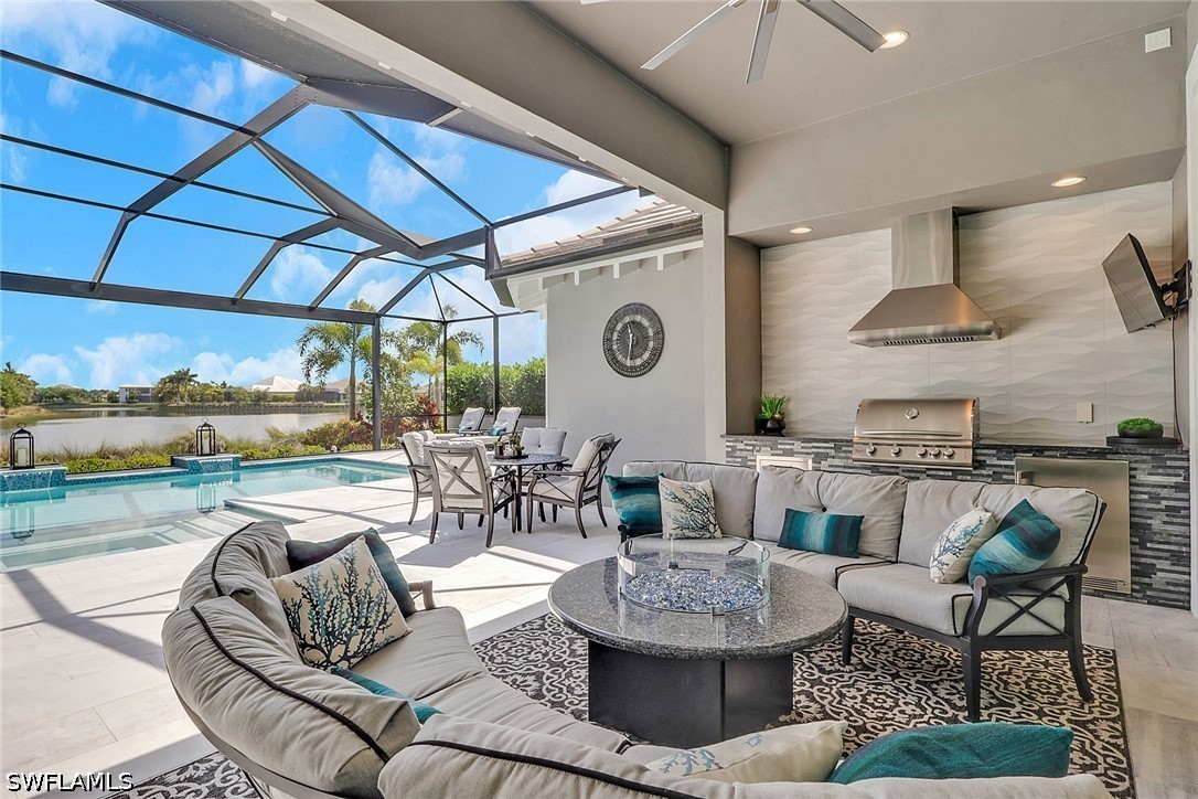 3 Bed Pool Home for Sale in Naples, photo 3