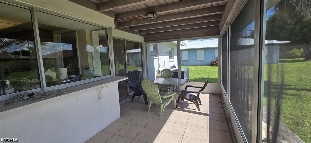 2 Bed SingleFamilyResidence for Sale in Cape Coral, photo 3