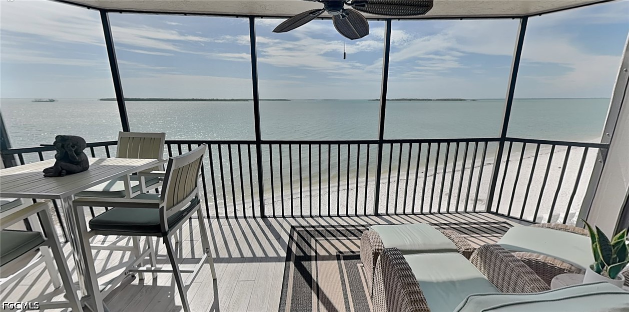 2 Bed Pool Home for Sale in Fort Myers, photo 3