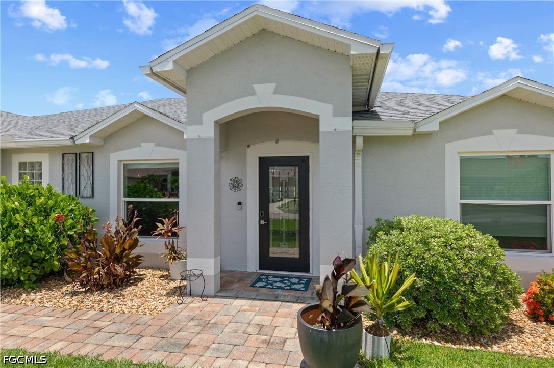 3 Bed Pool Home for Sale in Cape Coral, photo 3