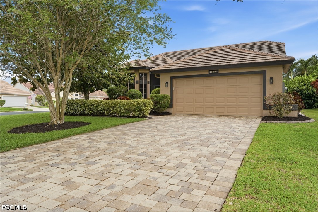 2 Bed Pool Home for Sale in Fort Myers, photo 3