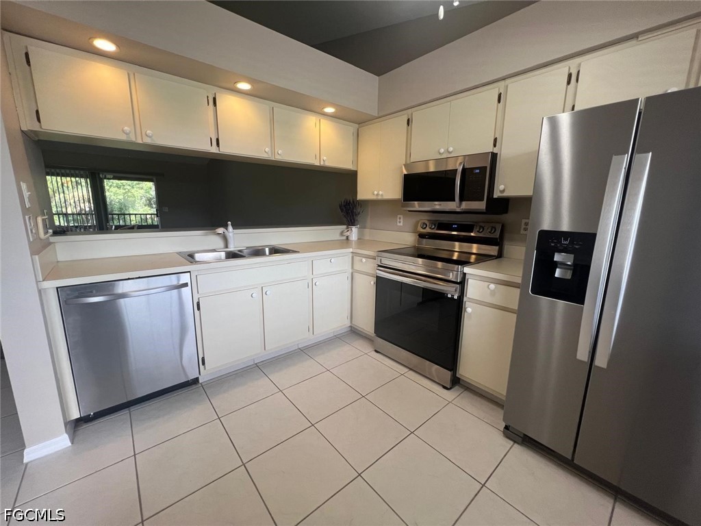 2 Bed Pool Home for Sale in Country Club Village, photo 3