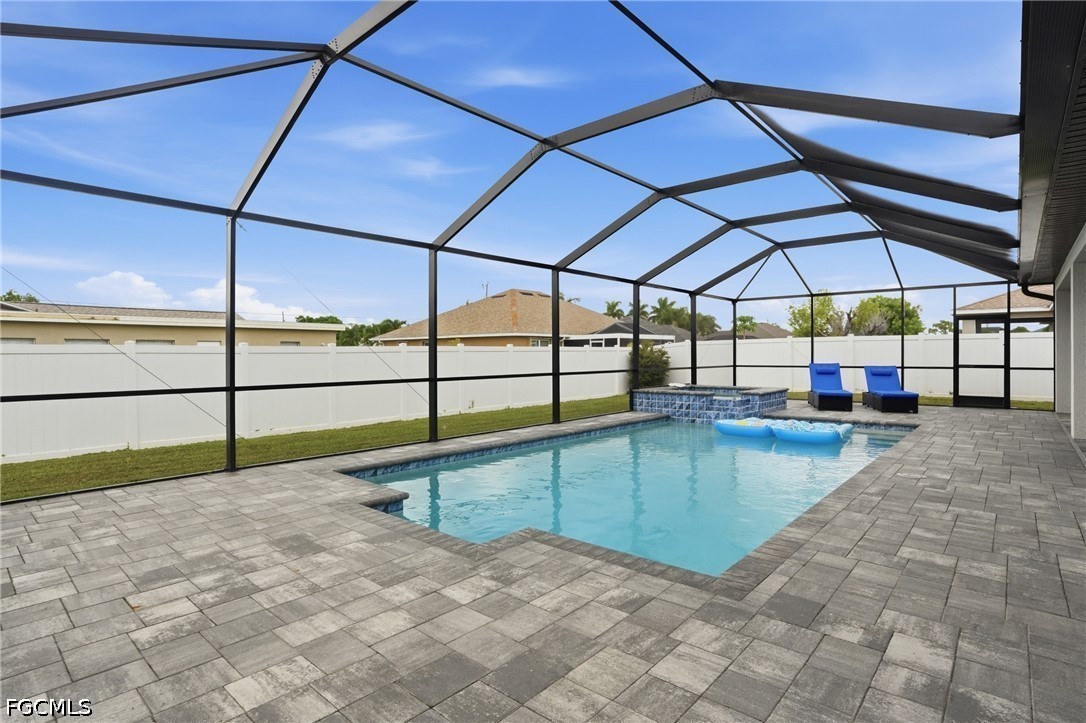 3 Bed Pool Home for Sale in Cape Coral, photo 3