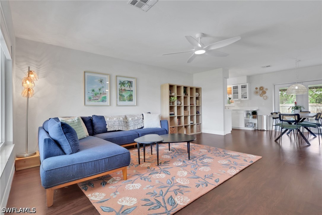 2 Bed SingleFamilyResidence for Sale in Naples, FL, $445,000 — photo 3