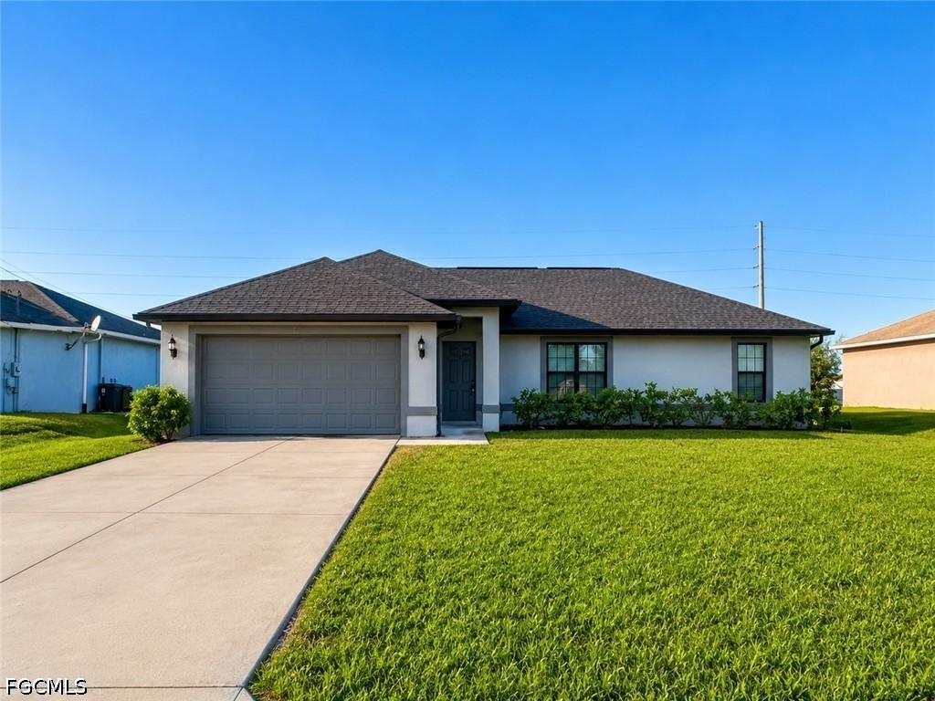 3 Bed SingleFamilyResidence for Sale in Cape Coral, photo 3