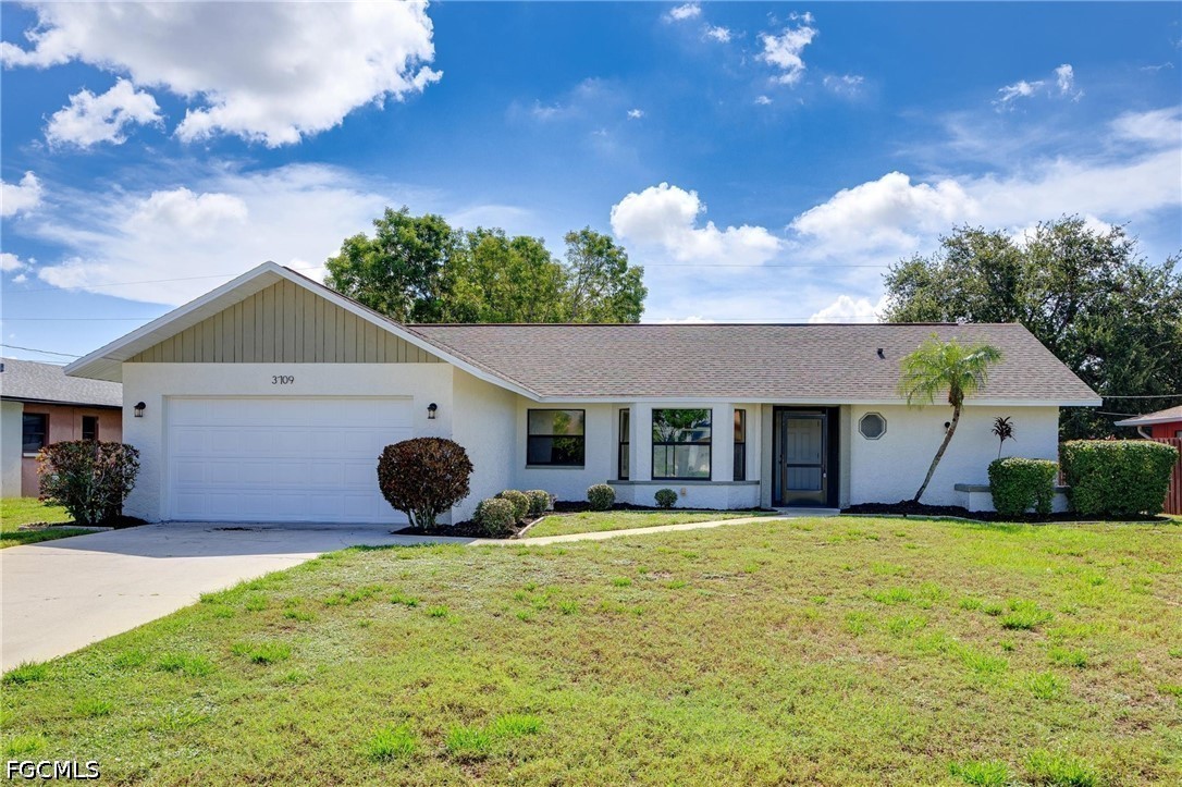 3 Bed SingleFamilyResidence for Sale in Cape Coral, photo 3