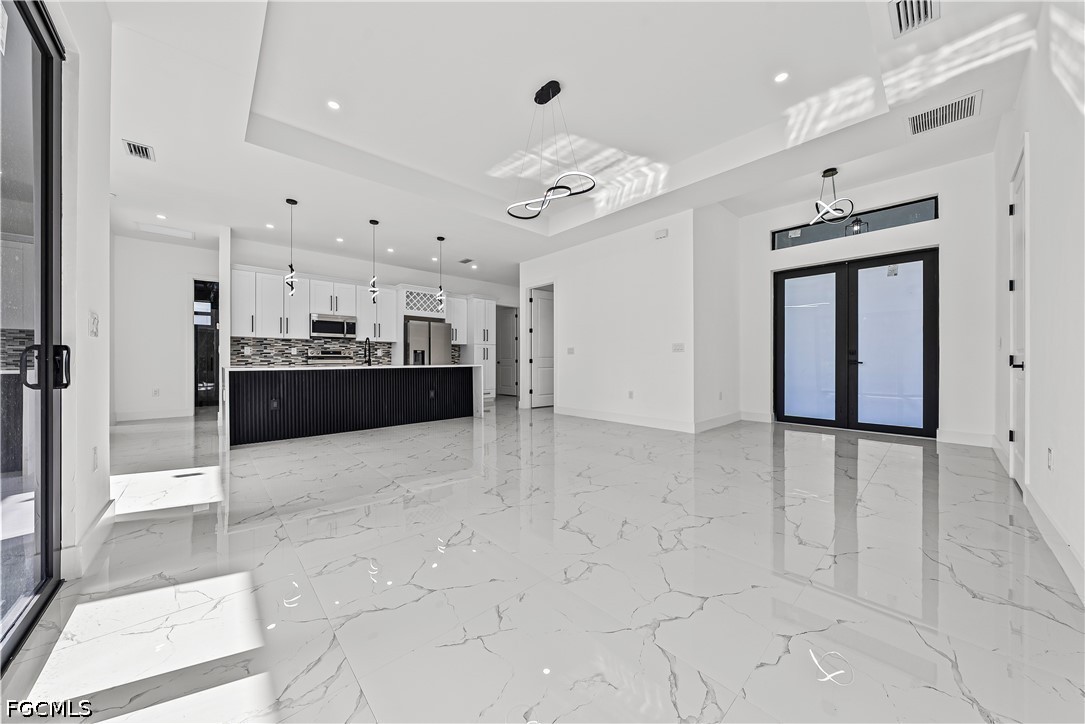 3 Bed SingleFamilyResidence for Sale in Lehigh Acres, photo 3