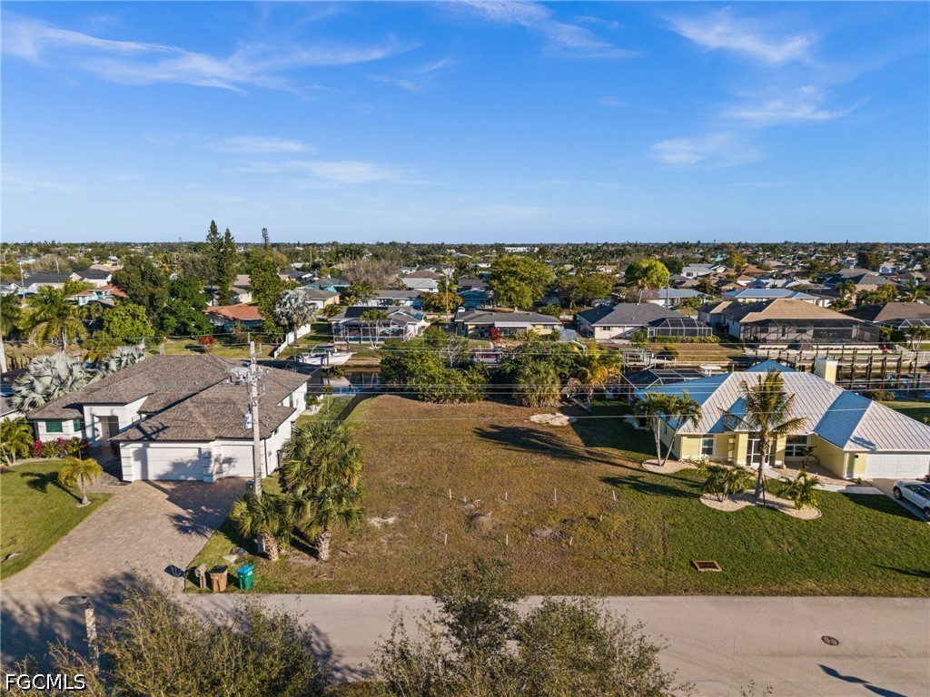 Waterfront Home for Sale in Cape Coral, photo 3