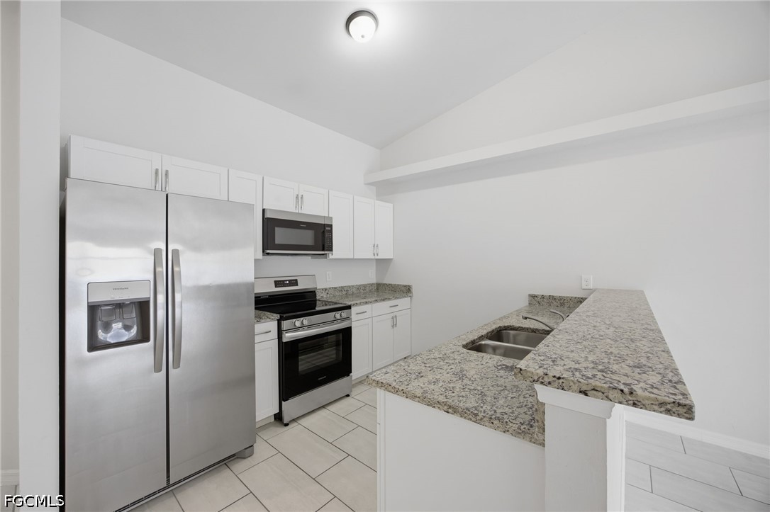 3 Bed Duplex for Sale in Cape Coral, photo 3