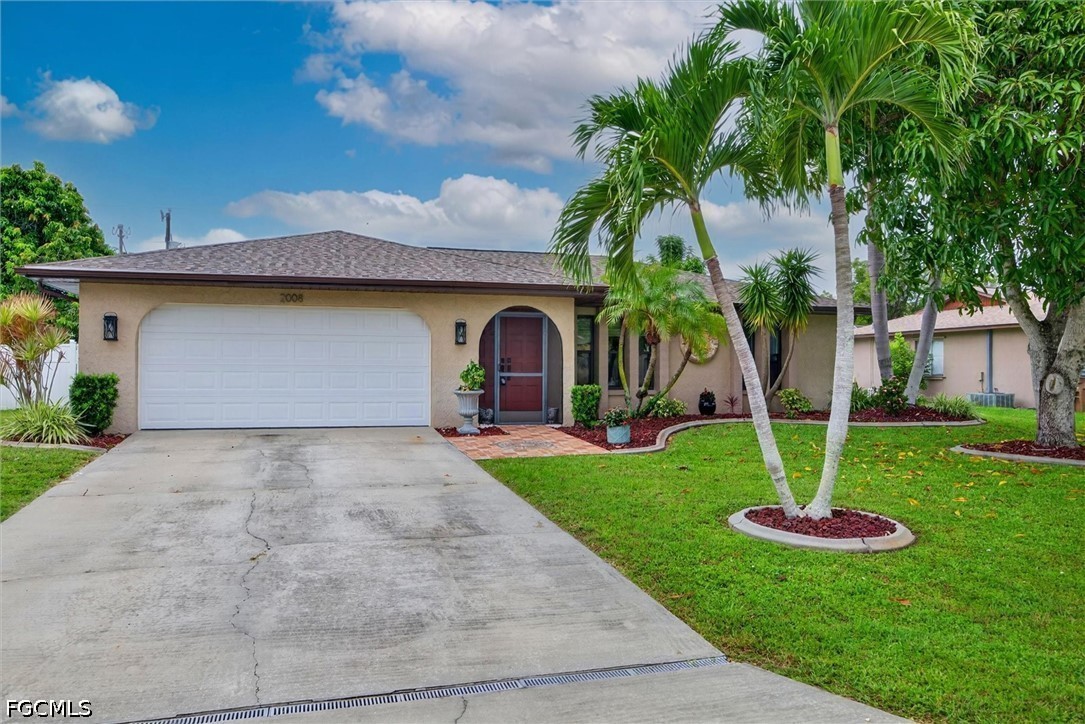 3 Bed Pool Home for Sale in Cape Coral, photo 3
