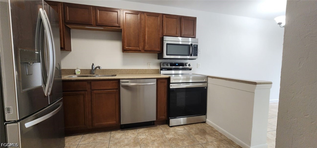 1 Bed Condominium for Sale in Cape Coral, photo 3