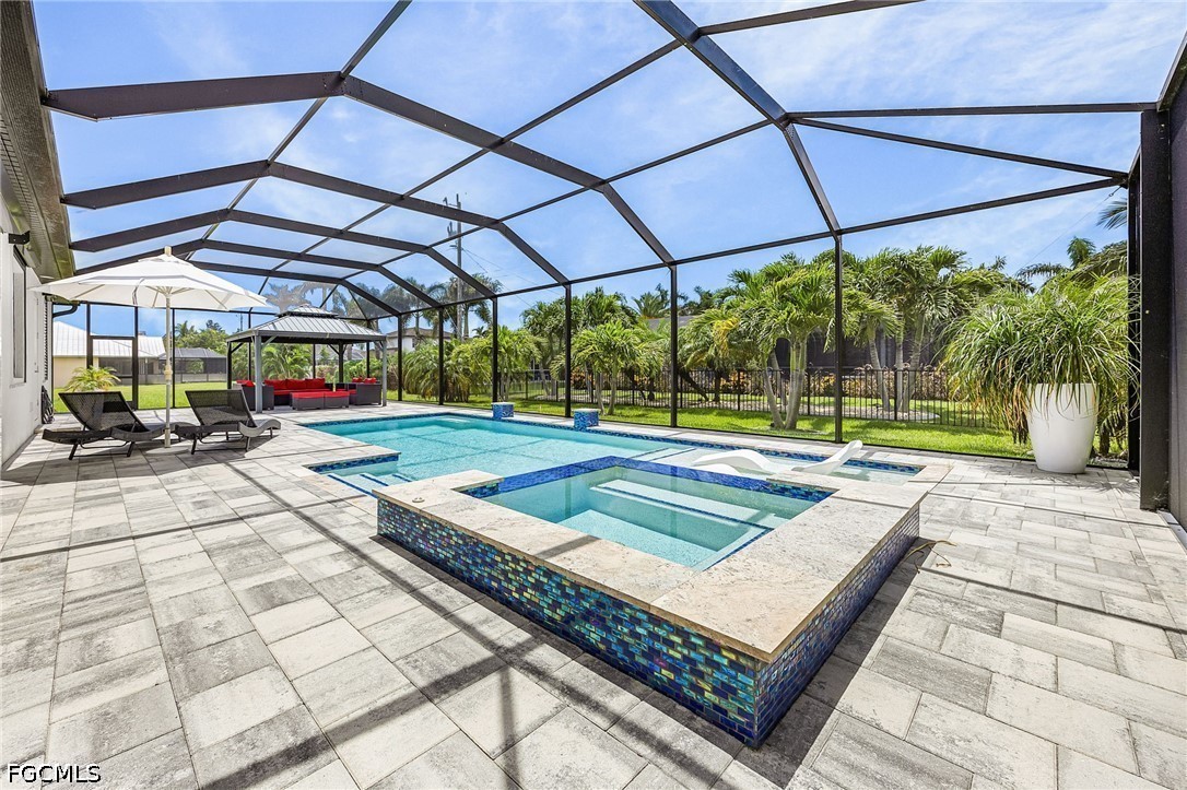 3 Bed Pool Home for Sale in Cape Coral, photo 3