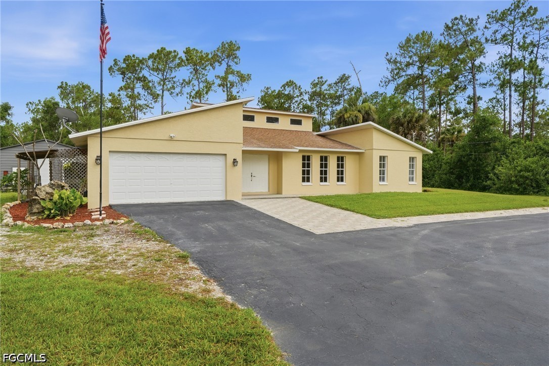 3 Bed SingleFamilyResidence for Sale in Naples, FL, $549,900 — photo 3
