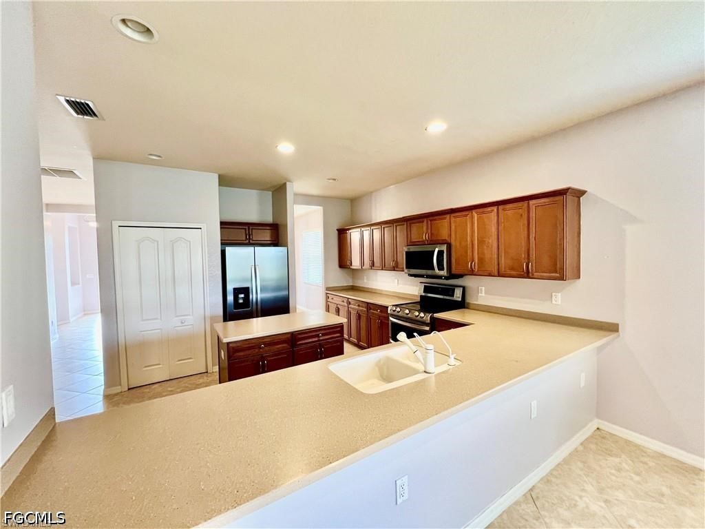3 Bed SingleFamilyResidence for Sale in Daniels Preserve, photo 3