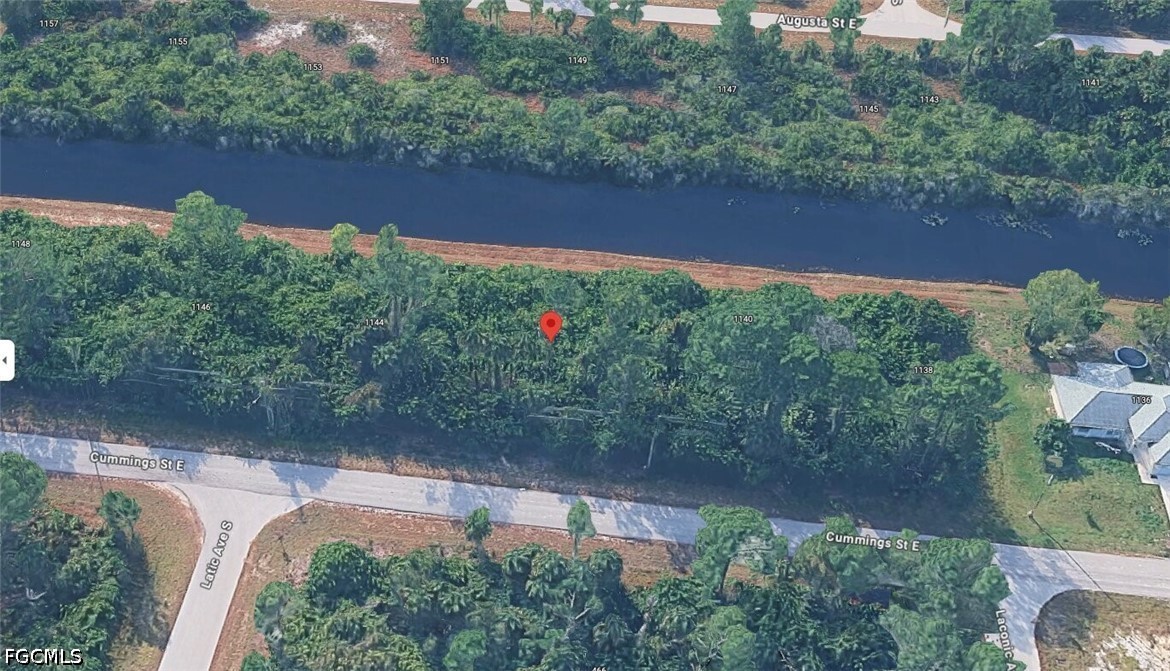 Waterfront Home for Sale in Lehigh Acres, photo 3