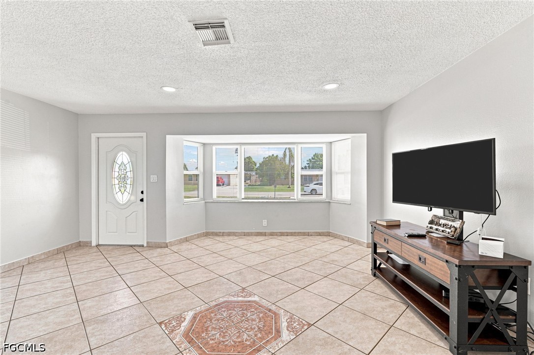 3 Bed SingleFamilyResidence for Sale in San Carlos Park, FL — photo 3