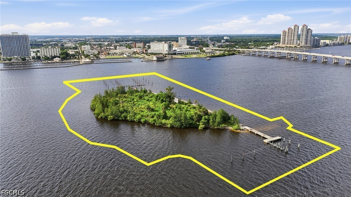 Waterfront Home for Sale in Fort Myers, FL, $4,100,000 — photo 3