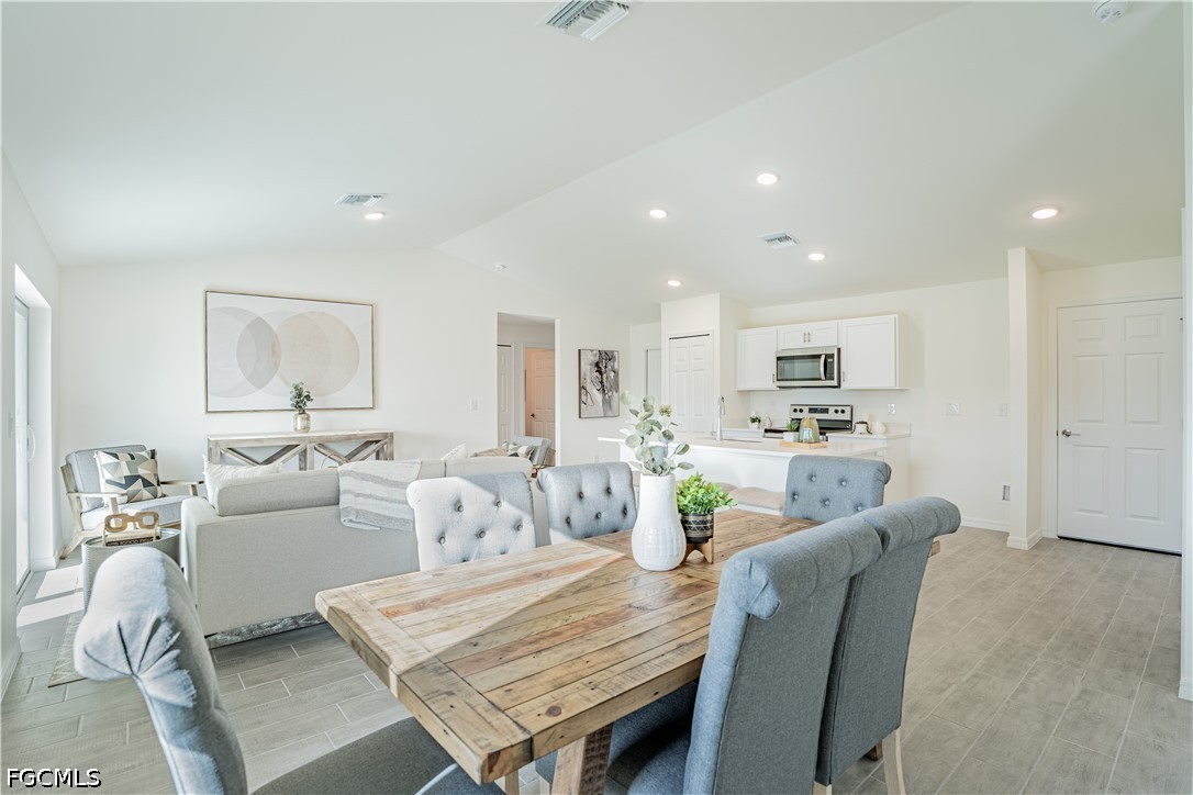 4 Bed SingleFamilyResidence for Sale in Lehigh Acres, photo 3