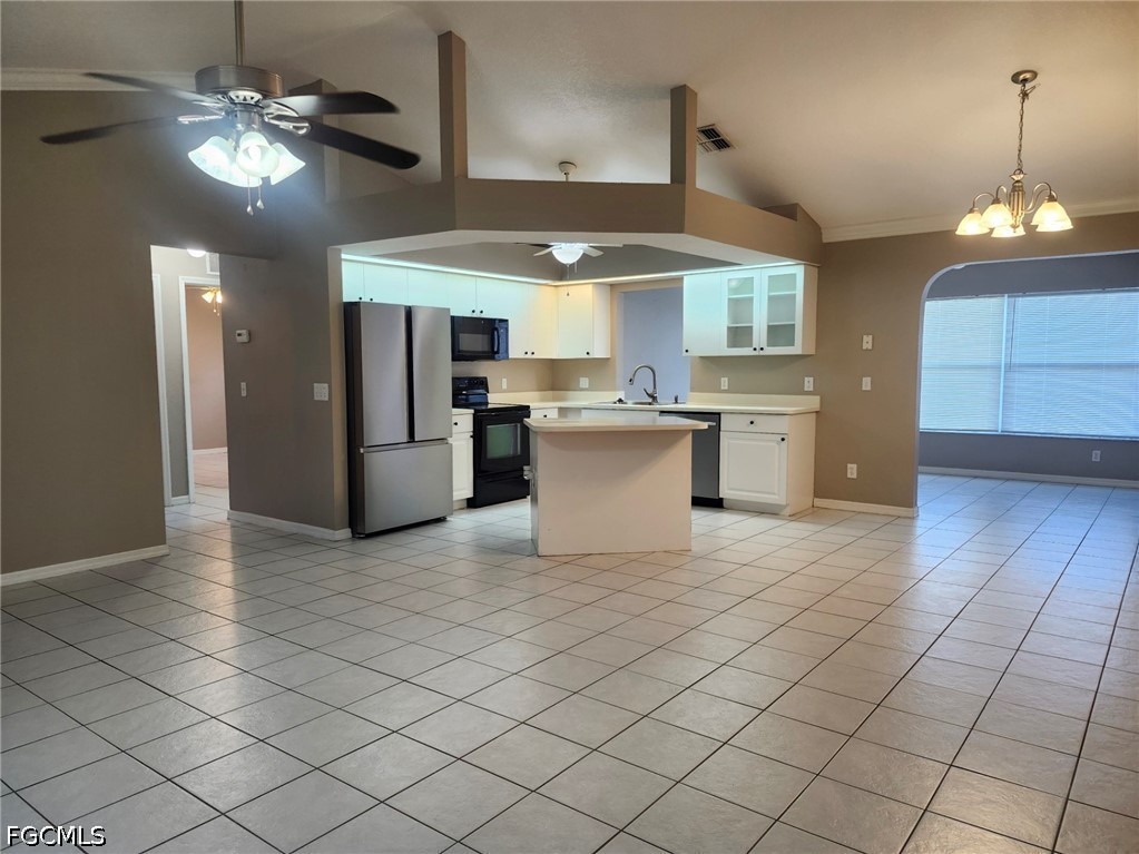 3 Bed Waterfront Home for Sale in Cape Coral, FL — photo 3