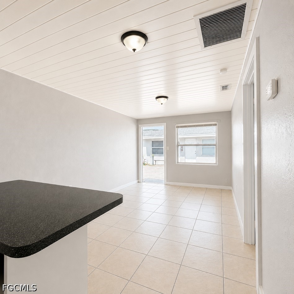 2 Bed Condominium for Sale in Fort Myers, FL, $1,095 — photo 3