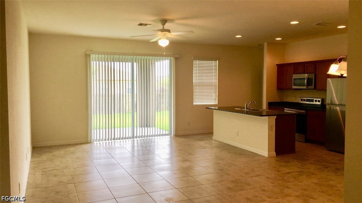 3 Bed SingleFamilyResidence for Sale in Cape Coral, FL — photo 3