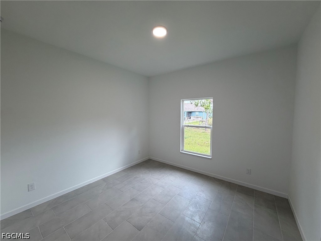 2 Bed SingleFamilyResidence for Sale in Lehigh Acres, FL — photo 3