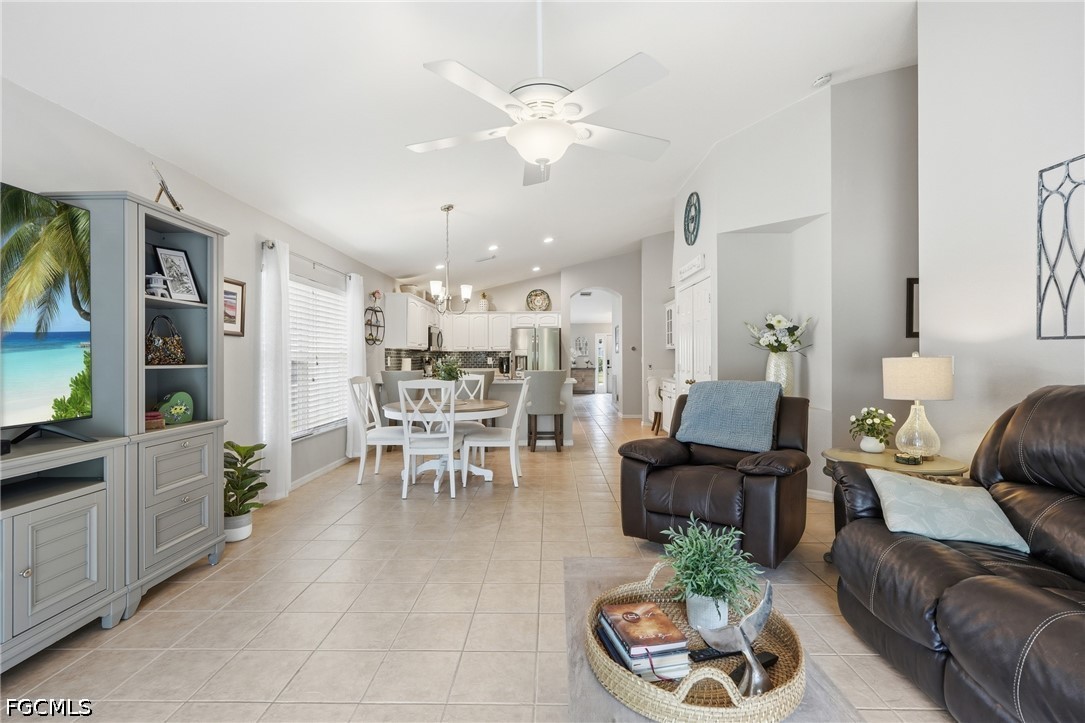 4 Bed SingleFamilyResidence for Sale in Fort Myers, photo 3