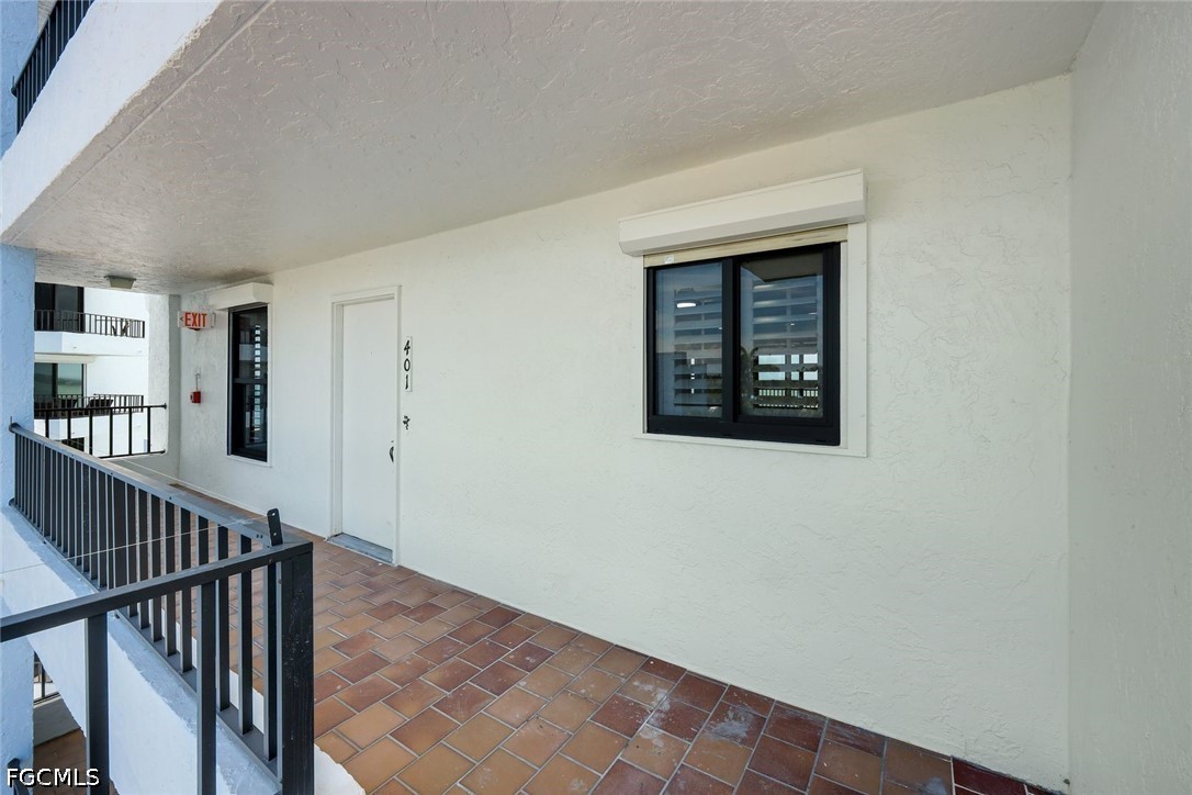 2 Bed Waterfront Home for Sale in Punta Rassa, FL, $530,000 — photo 3