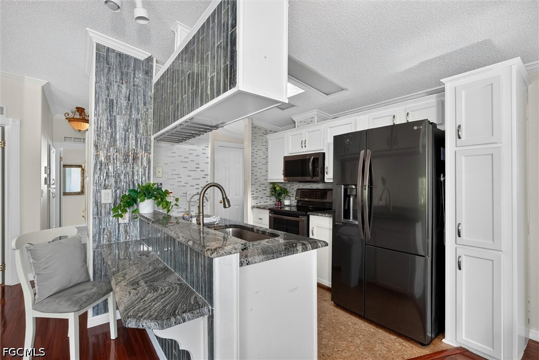 2 Bed ManufacturedHome for Sale in Estero, FL, $170,000 — photo 3
