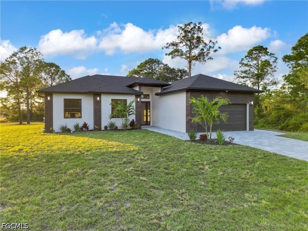 3 Bed SingleFamilyResidence for Sale in Lehigh Acres, FL — photo 3