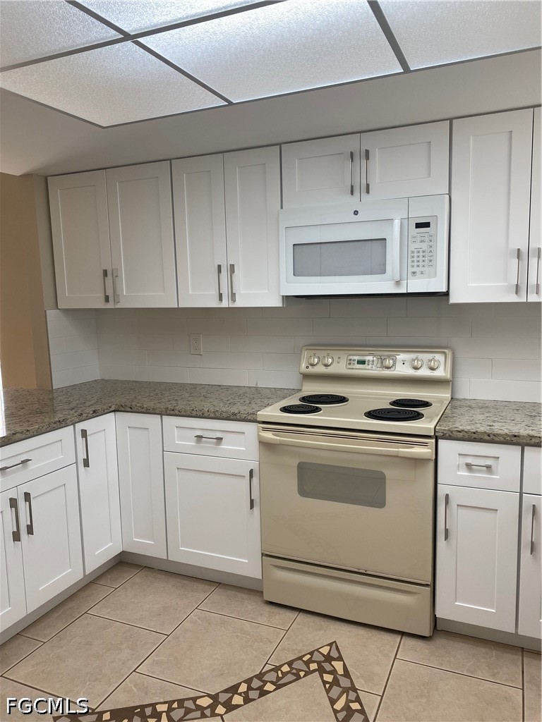 2 Bed Waterfront Home for Sale in Yachtsmans Cove, FL — photo 3