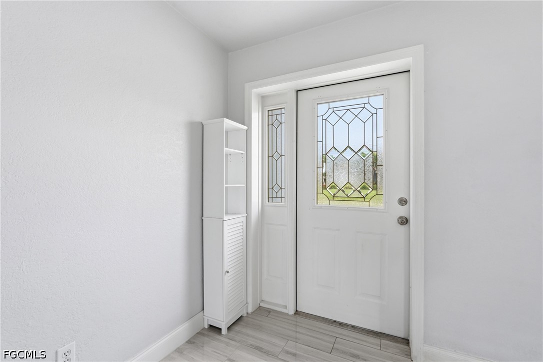 3 Bed SingleFamilyResidence for Sale in Cape Coral, FL — photo 3